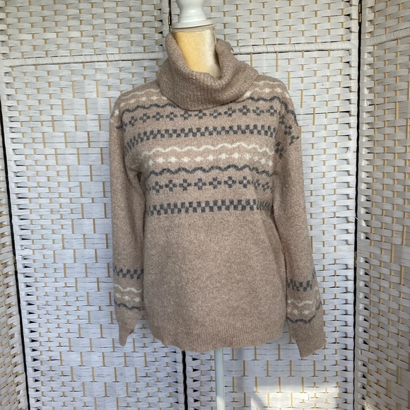 NWT Hem & Thread Fair Isle Turtle Neck Sweater Ivory and Tan with Blue colors - Picture 3 of 12